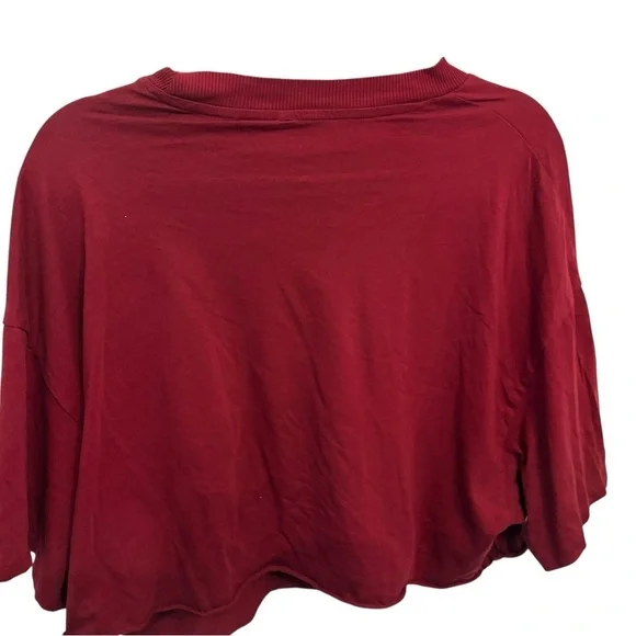 H&M Red Graphic Crop Top - Picture 2 of 2